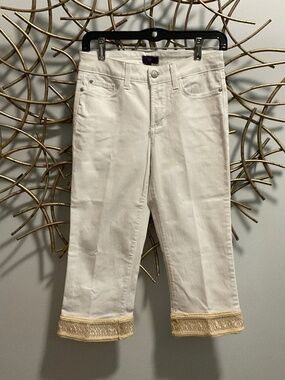 NYDJ white jeans,new. 0